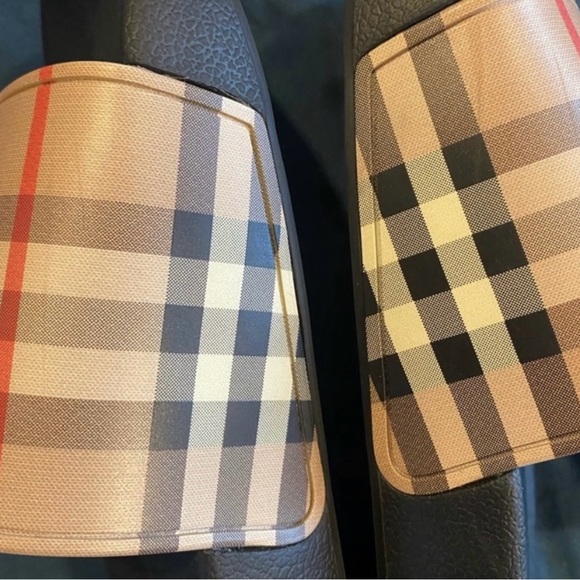 Authentic Burberry Slides - Size 10 - Picture 6 of 6